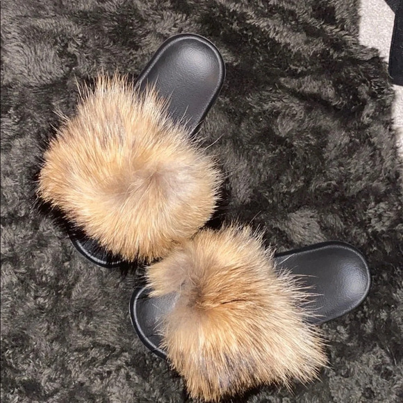 Vintage Luxury faux  fur fuzzy slides 10 - Picture 6 of 6